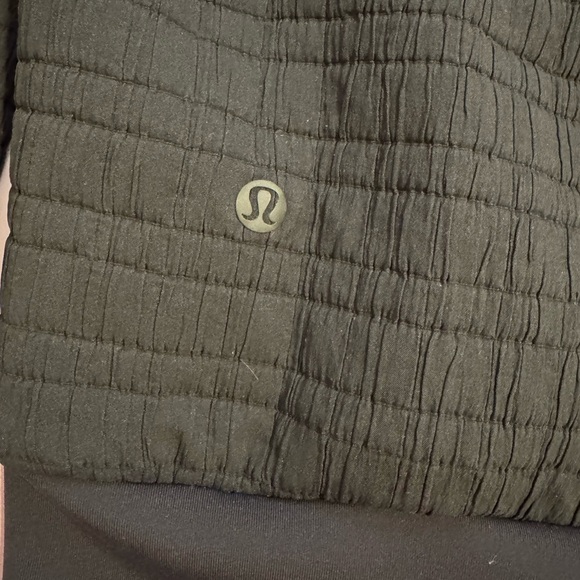 Lululemon Women's non stop Black Bomber reversible Jacket size 6 NWOT - Picture 9 of 13